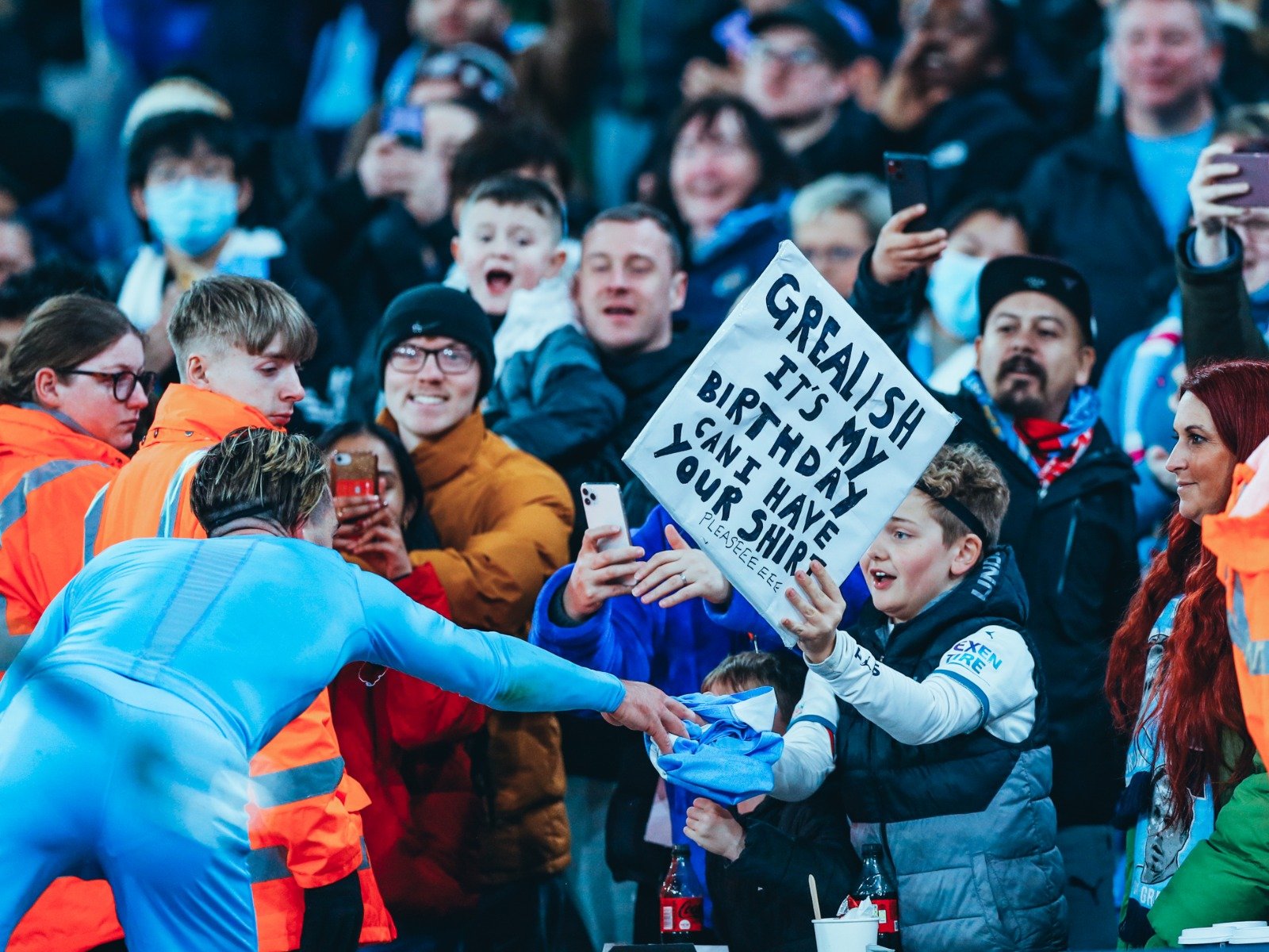 这也促使英 这也促使英